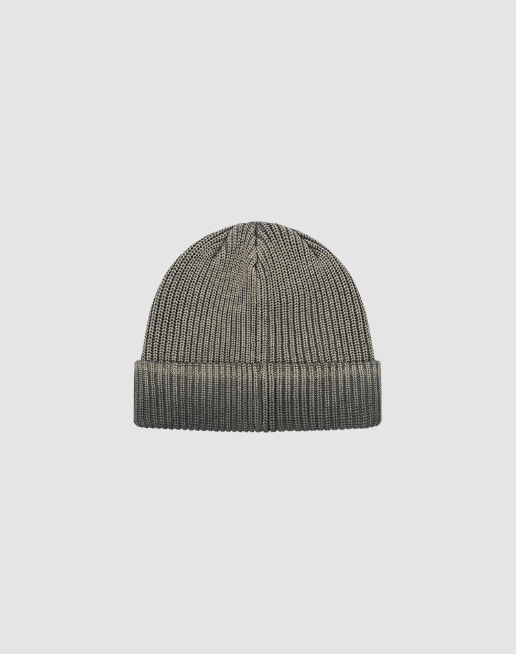 The LIVE FAST DIE YOUNG Double Rib Knit Beanie is gray with a ribbed knit and folded cuff, doppellagig gestrickt for a voluminöser Look, shown on a plain white background.
