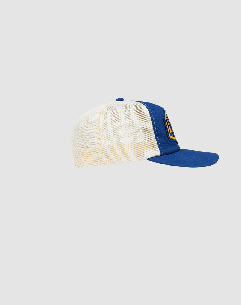 The LFDY Patched Trucker by LIVE FAST DIE YOUNG is a stylish blue and white cap with a practical Snapverschluss for easy adjustment.