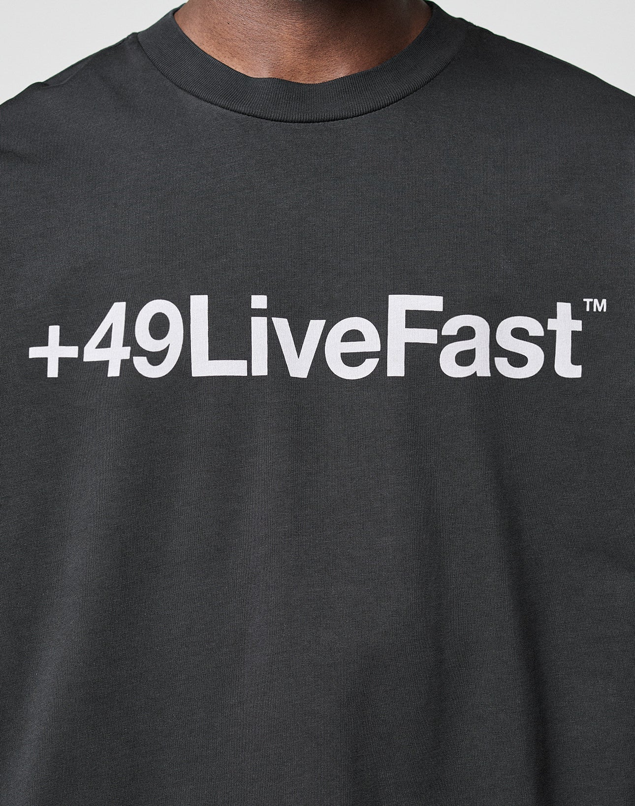 Basic +49 Tee