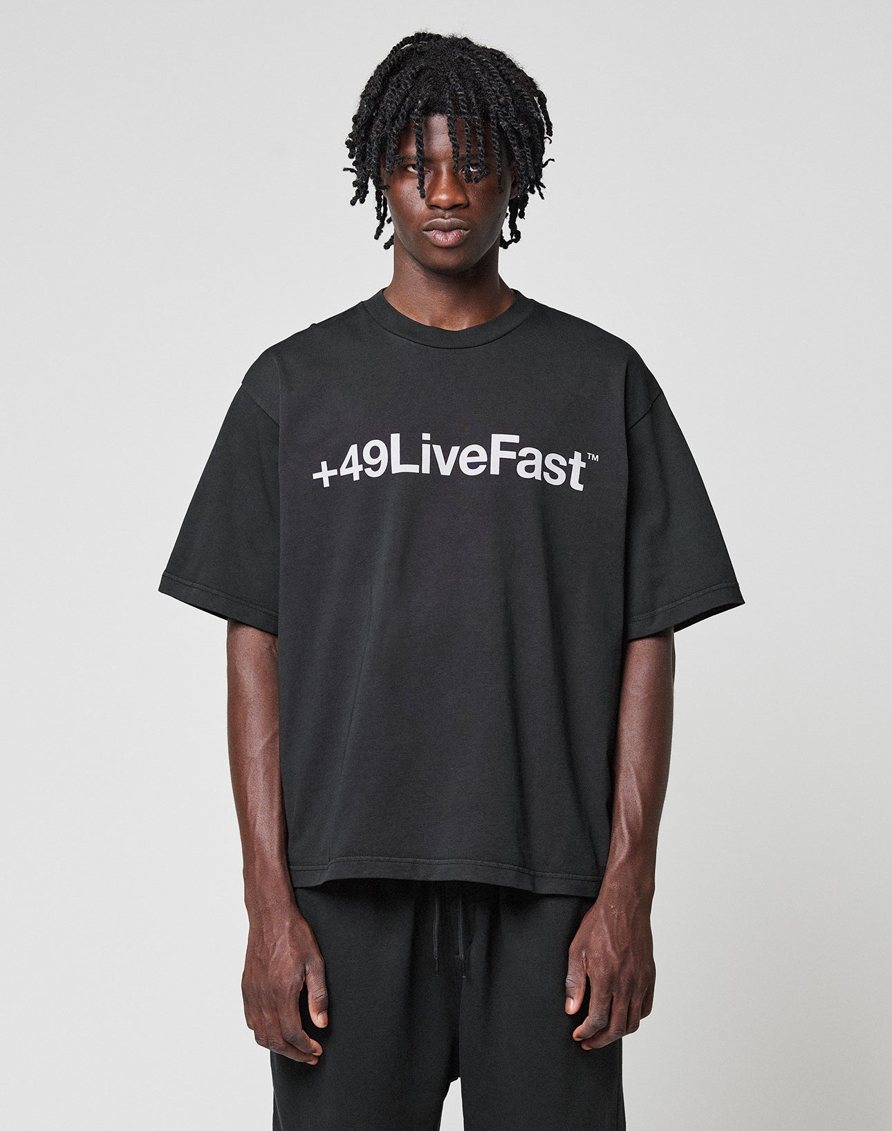 Basic +49 Tee