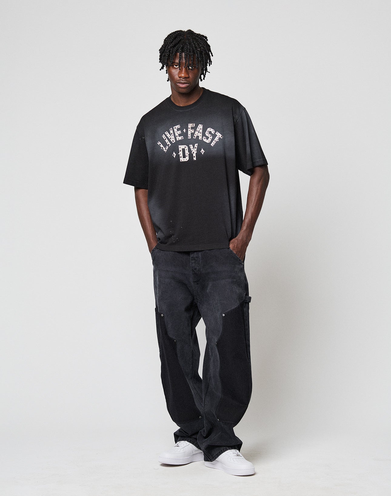 Live Fast Rivet Tee Schwarz im Look