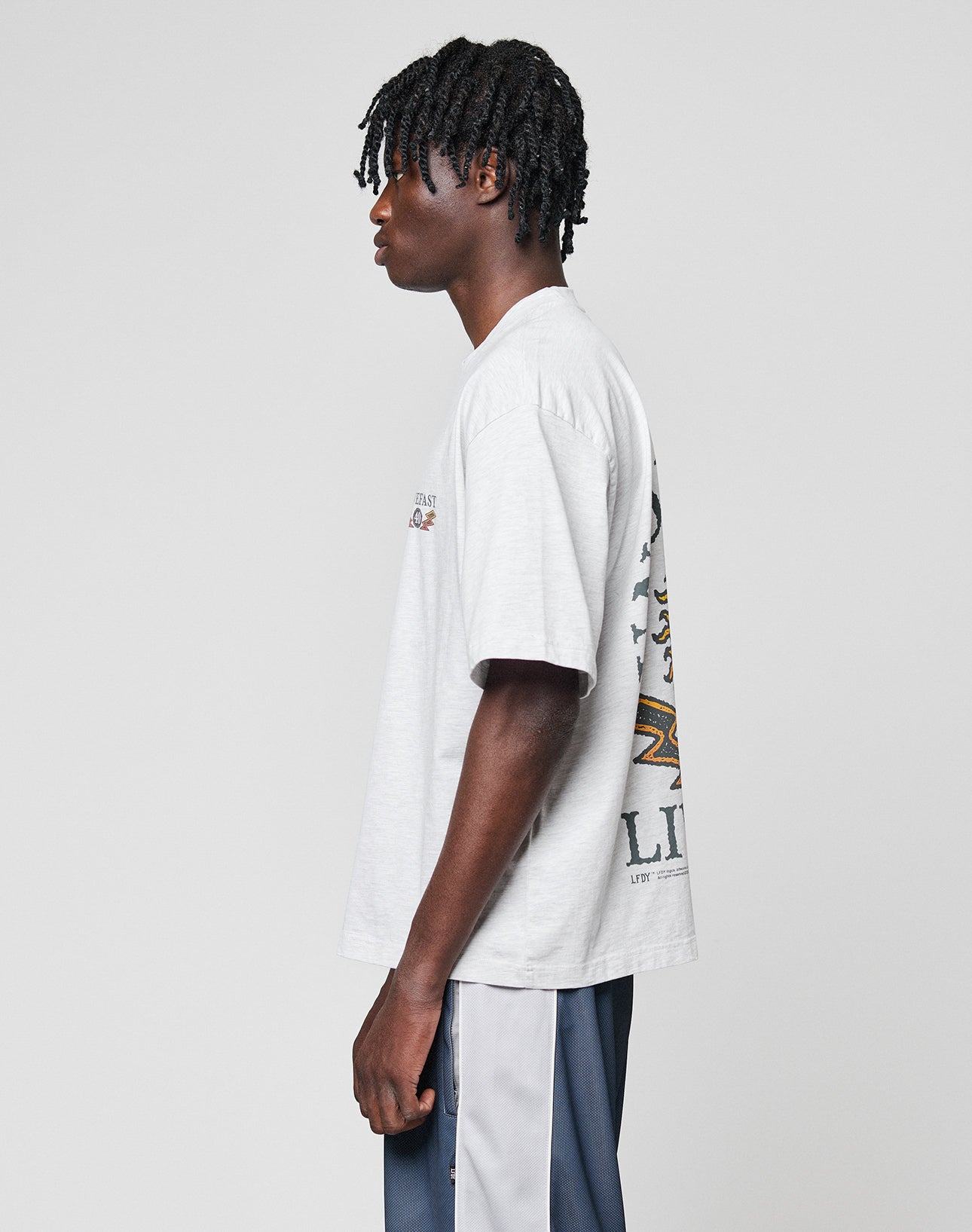 LFDY Under Fire Tee Weiß Grau Seitenansicht