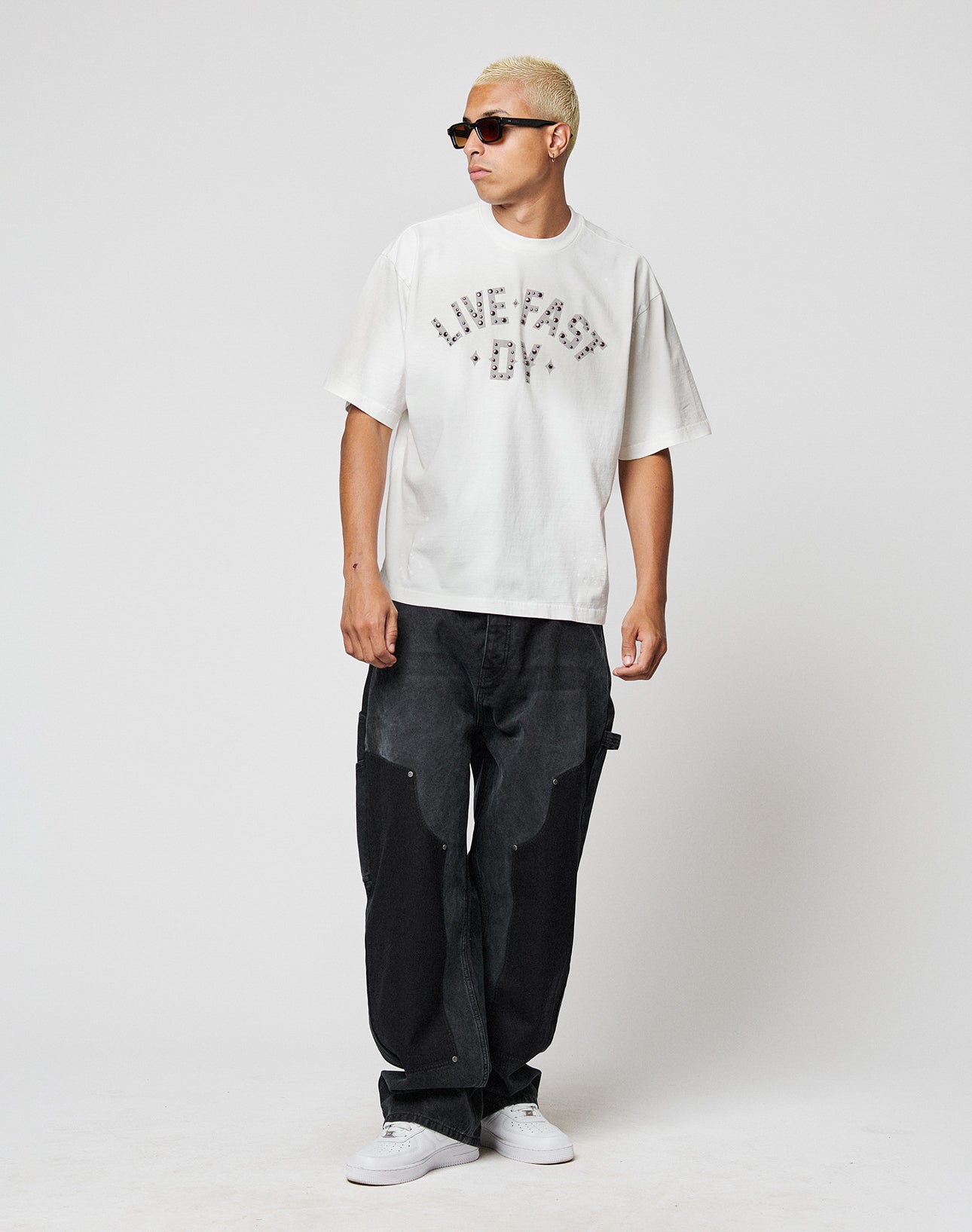 Live Fast Rivet Tee Weiß im Look