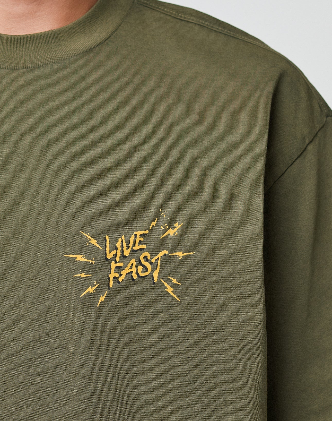 LFDY Against us Tee Grün Logo auf der Brust