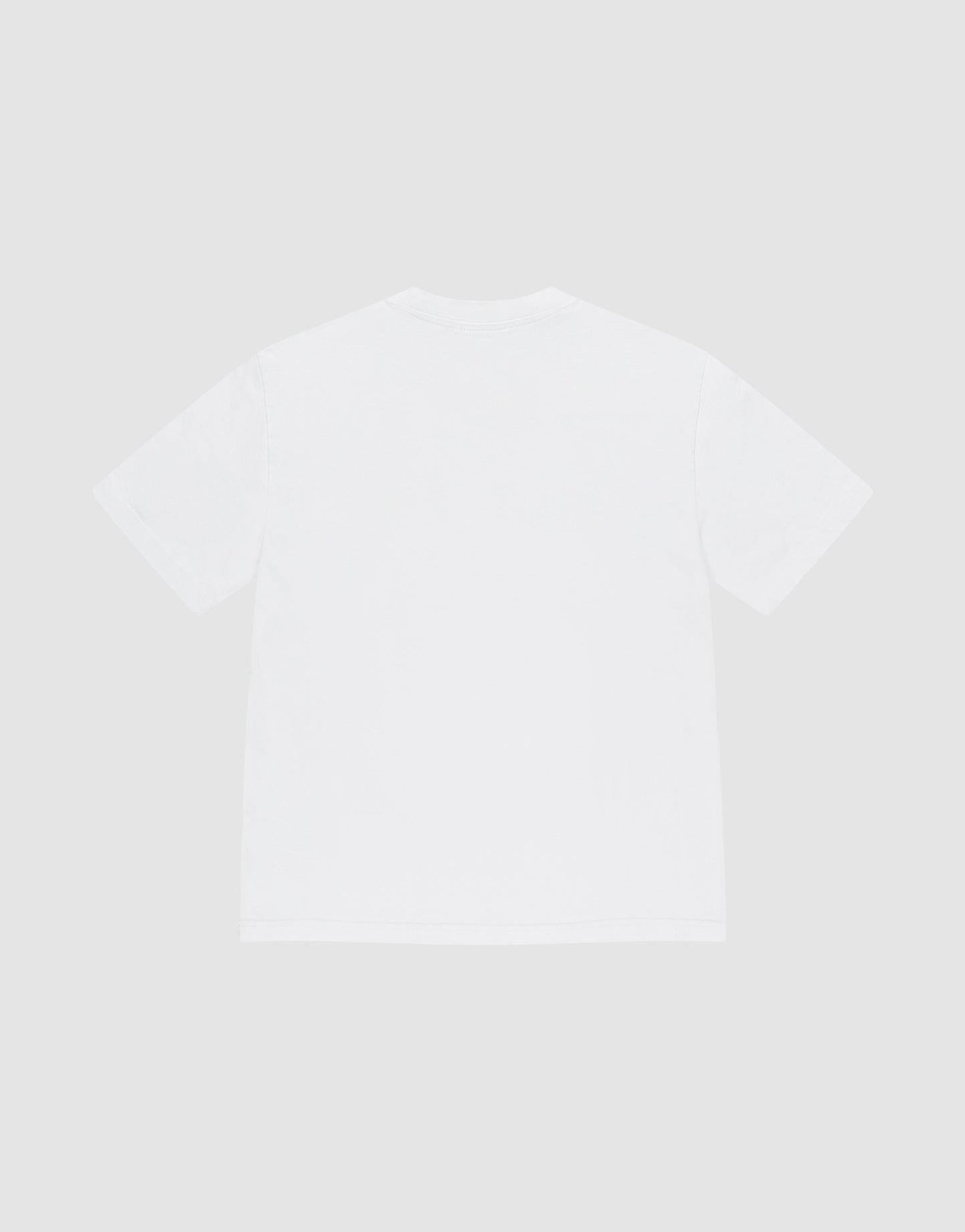 The LIVE FAST DIE YOUNG Basic Heavy Tee is shown flat, back side up, in white. This oversized short-sleeve T-shirt is crafted from 100% Baumwolle with a durable 280 gsm fabric for lasting comfort and style.