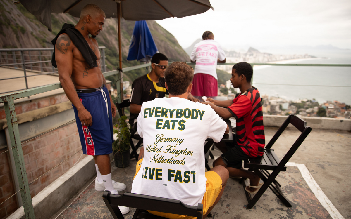 EVERYBODY EATS