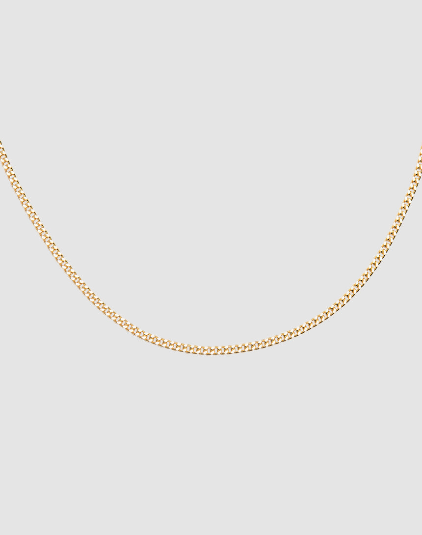 The Round Box Chain necklace by LIVE FAST DIE YOUNG is a simple, thin gold chain crafted from 925 vergoldet Sterling Silber with adjustable length, shown on a plain light grey background.