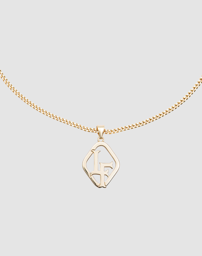 The LF Blank Chain by LIVE FAST DIE YOUNG is a gold geometric necklace with intertwined L and F pendant, crafted from 925 vergoldet Sterling Silber, featuring an adjustable chain length, shown on a light gray background.