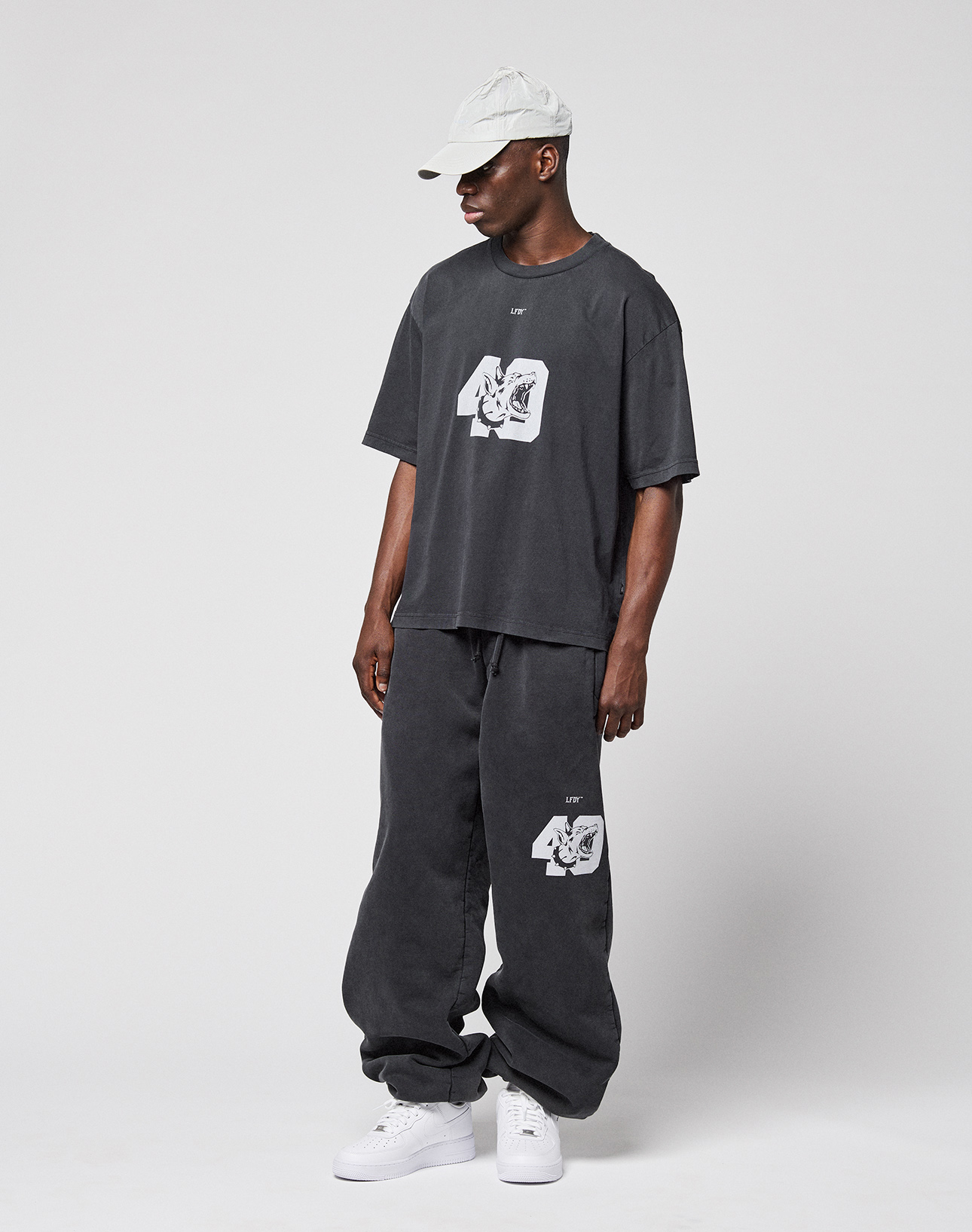 LFDY 40 Wide Cuff Jogger