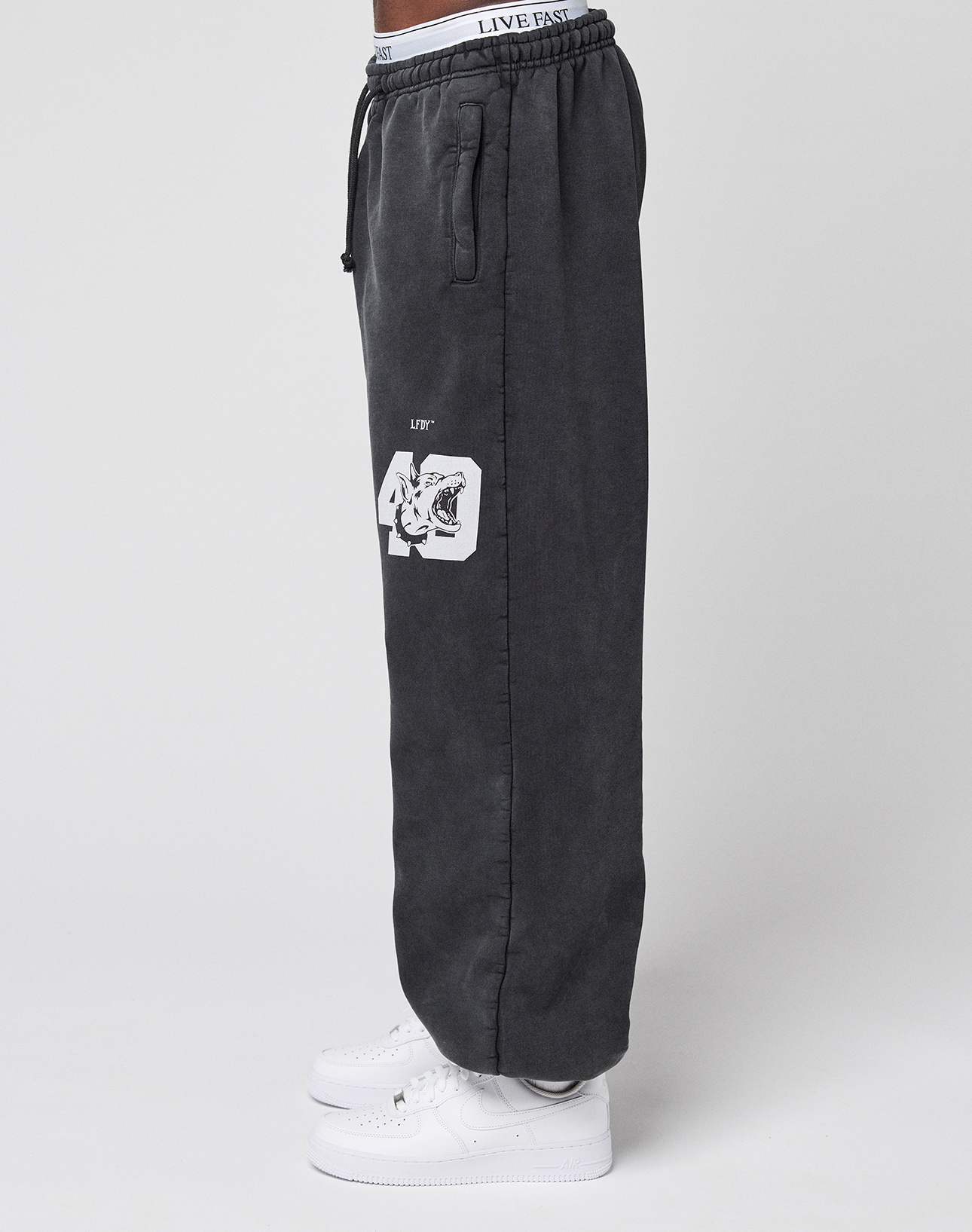 LFDY 40 Wide Cuff Jogger