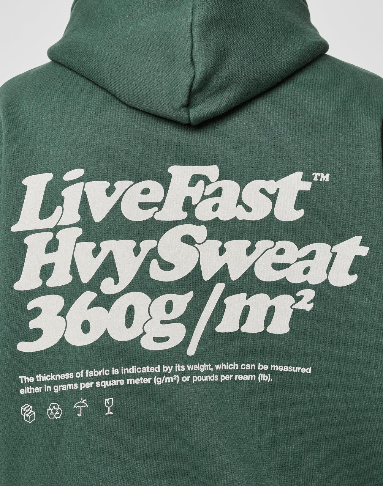 The LIVE FAST DIE YOUNG Basic 360 Hooded: Green oversize fit, bold white back text, stylish front & back print. Made from 70% Baumwolle, heavy LiveFast HvySweat (360g/m²) for premium thickness.