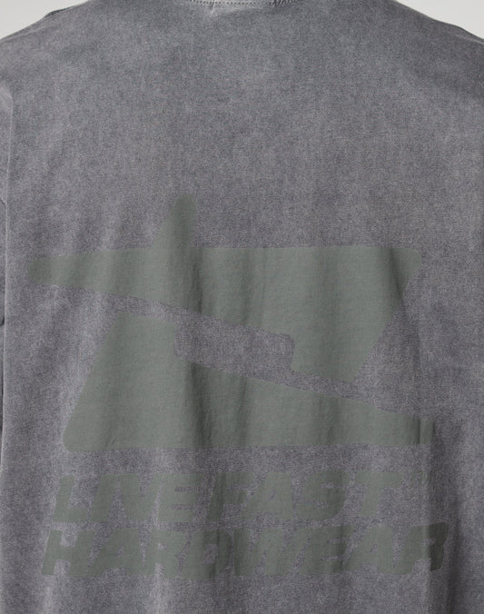 The LFDY Hardwear Tee by LIVE FAST DIE YOUNG is a gray oversized T-shirt made from 100% Baumwolle with bold front and back prints, featuring LIVE FAST HARDWEAR on the back.