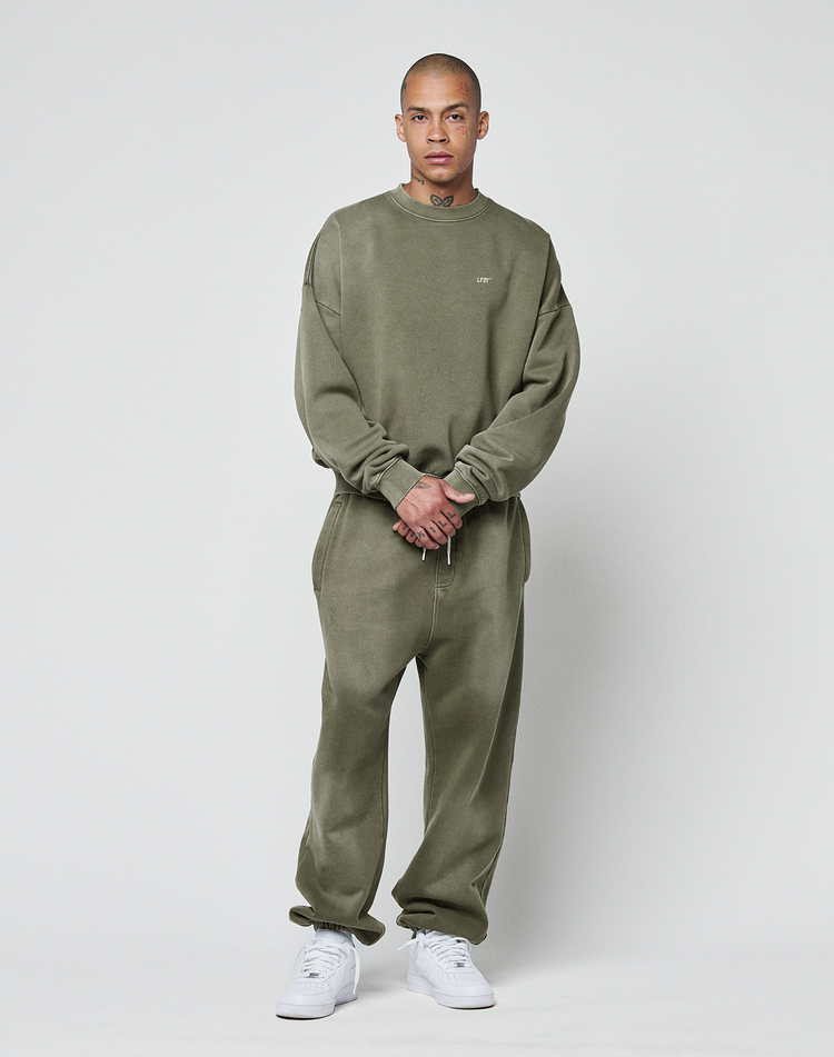 Basic Chest Sweater