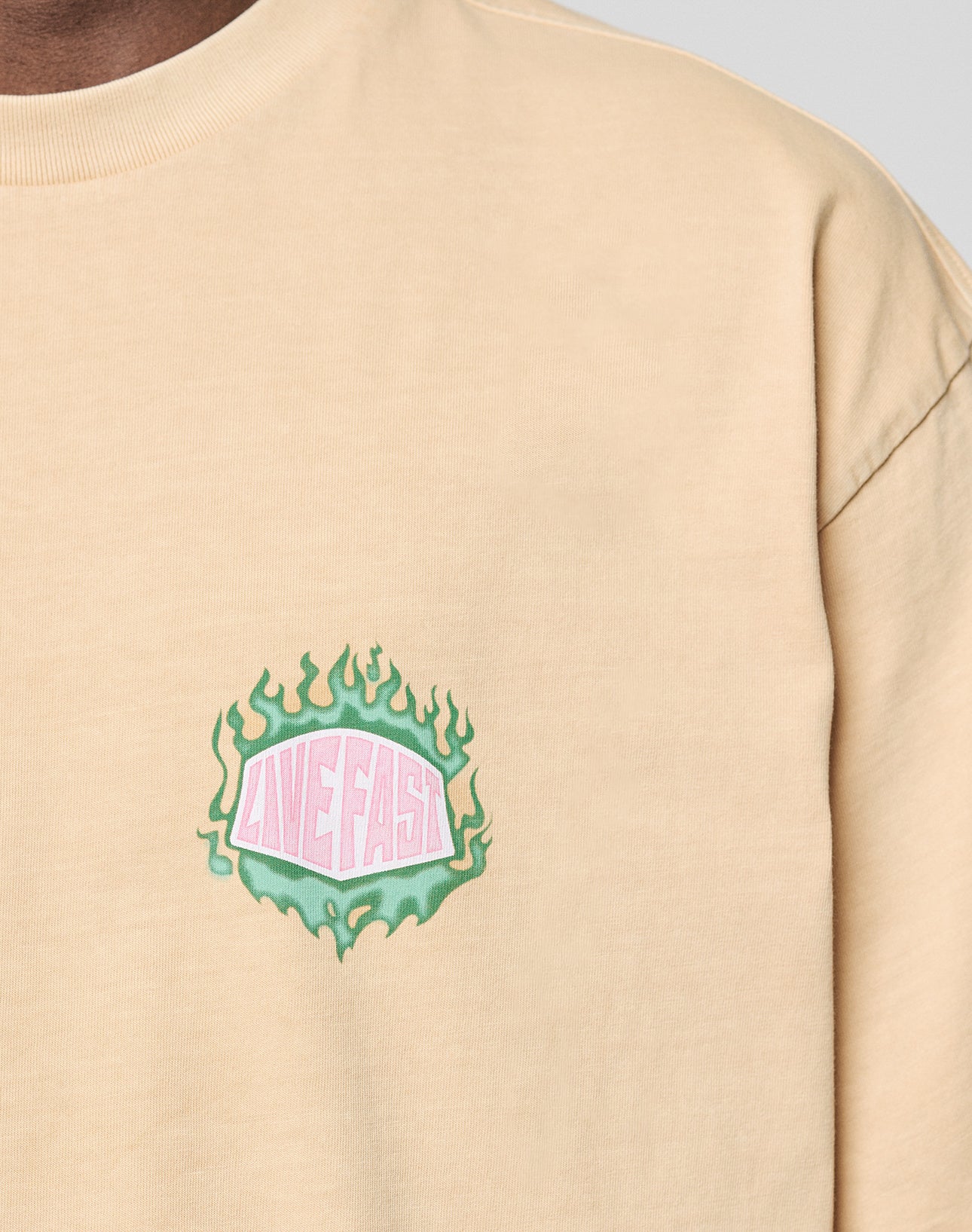 LFDY Flames Chest Tee Orange Logo auf der Brust