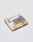 A Basic Money Clip aus Edelstahl von LIVE FAST DIE YOUNG hält gefaltete 50- und 20-Euro-Scheine auf weißem Hintergrund. Modell: LF2305-13597.