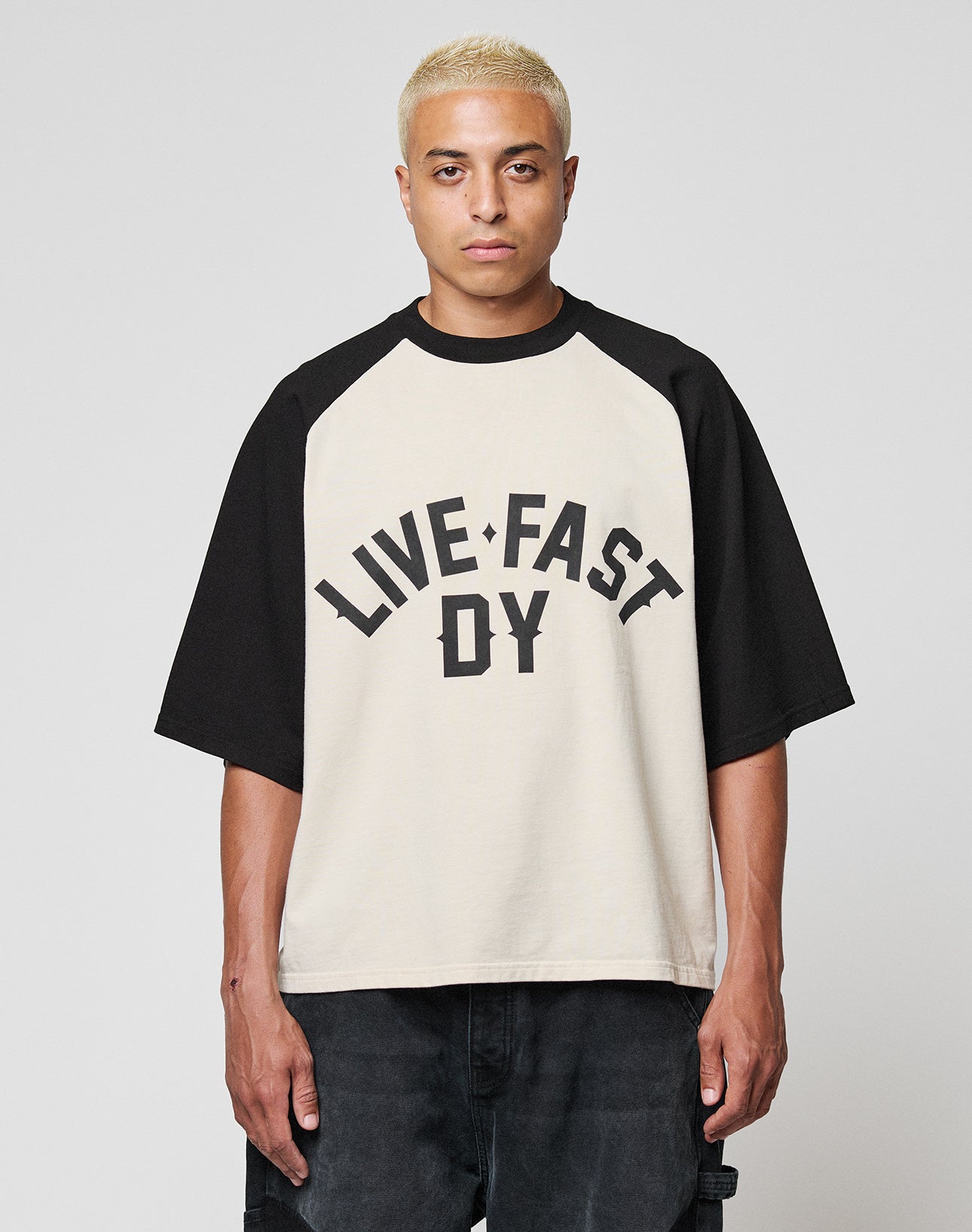 Live Fast Raglan Tee Schwarz