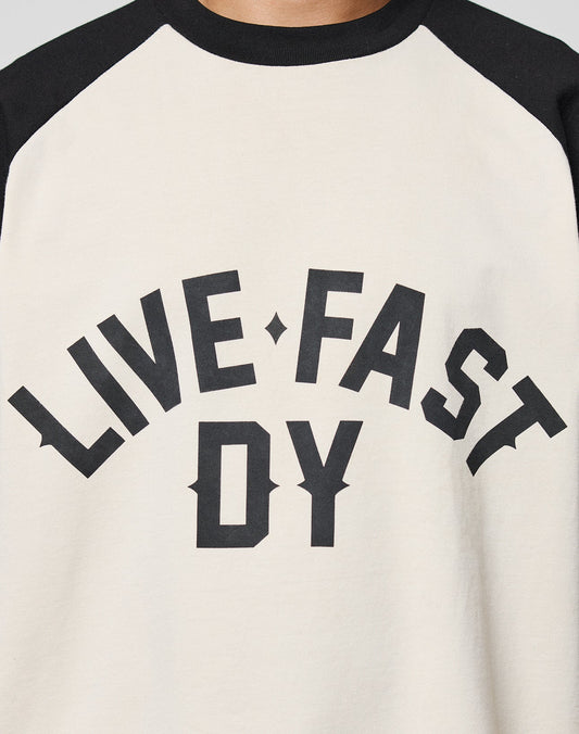 Live Fast Raglan Tee Schwarz Brustlogo