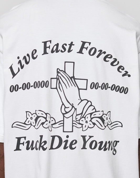 The LFDY Praying Tee by LIVE FAST DIE YOUNG is a white 100% Baumwolle shirt with a back graphic of praying hands, cross, flowers, and the text Live Fast Forever, 00-00-0000 00-00-0000, and Fuck Die Young.