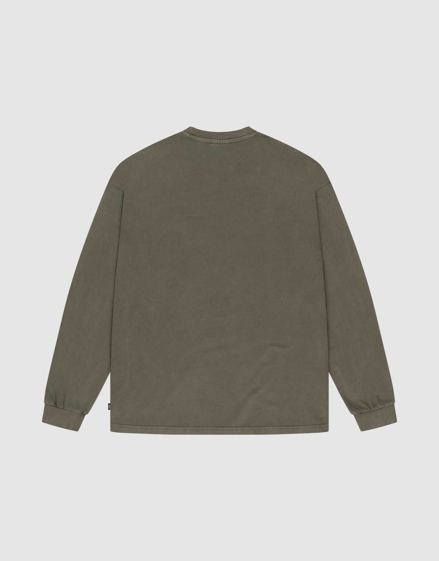 The Basic Longsleeve by LIVE FAST DIE YOUNG is an olive green, oversize-fit shirt with a crew neckline, straight hem, ribbed cuffs, subtle logo print, and made from 100% Baumwolle—shown from the back on a white background.