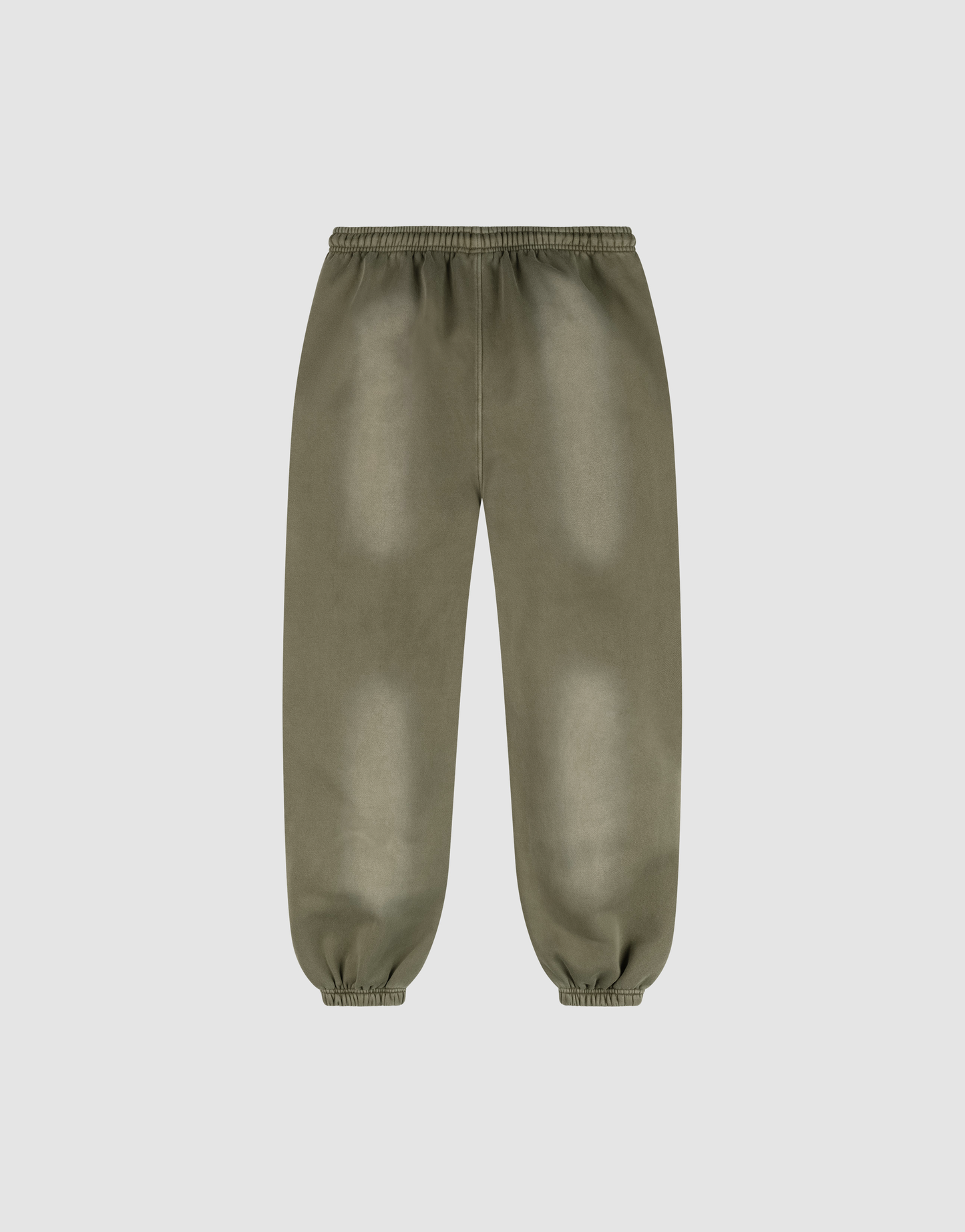 The LIVE FAST DIE YOUNG Basic Loose Jogger in olive green features a handgefertigter Fade-Effekt, elastic ankle cuffs, a relaxed Loose Fit, and smooth texture for casual comfort, shown on a plain light gray background.