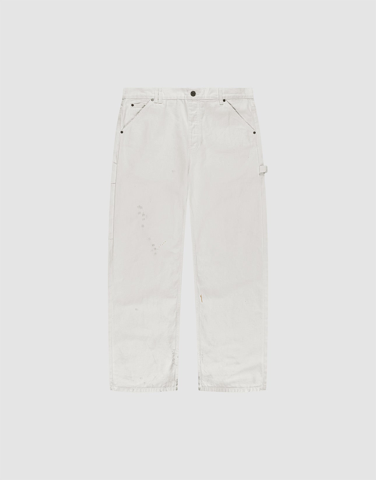 LIVE FAST DIE YOUNG Worker Pants shown flat on a light gray background. These white denim carpenter pants feature a baggy fit, straight legs, subtle distressing, side carpenter pockets, hammer loop, and are made from 100% Baumwolle. | plain